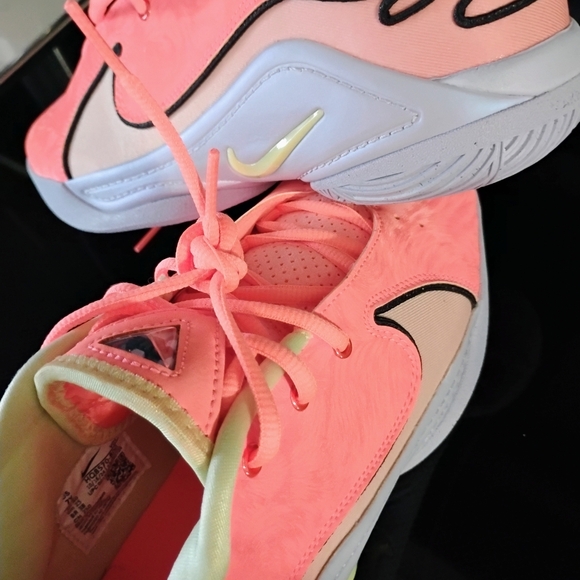 🔥Hot New Big Kid Nike Lebron XXII SE King James Shoes 7 - Picture 7 of 8